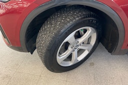 met. punainen Audi Q5 2021 kuva 13.