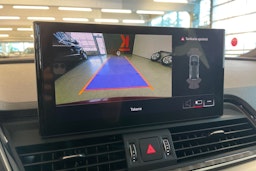 met. punainen Audi Q5 2021 kuva 15.