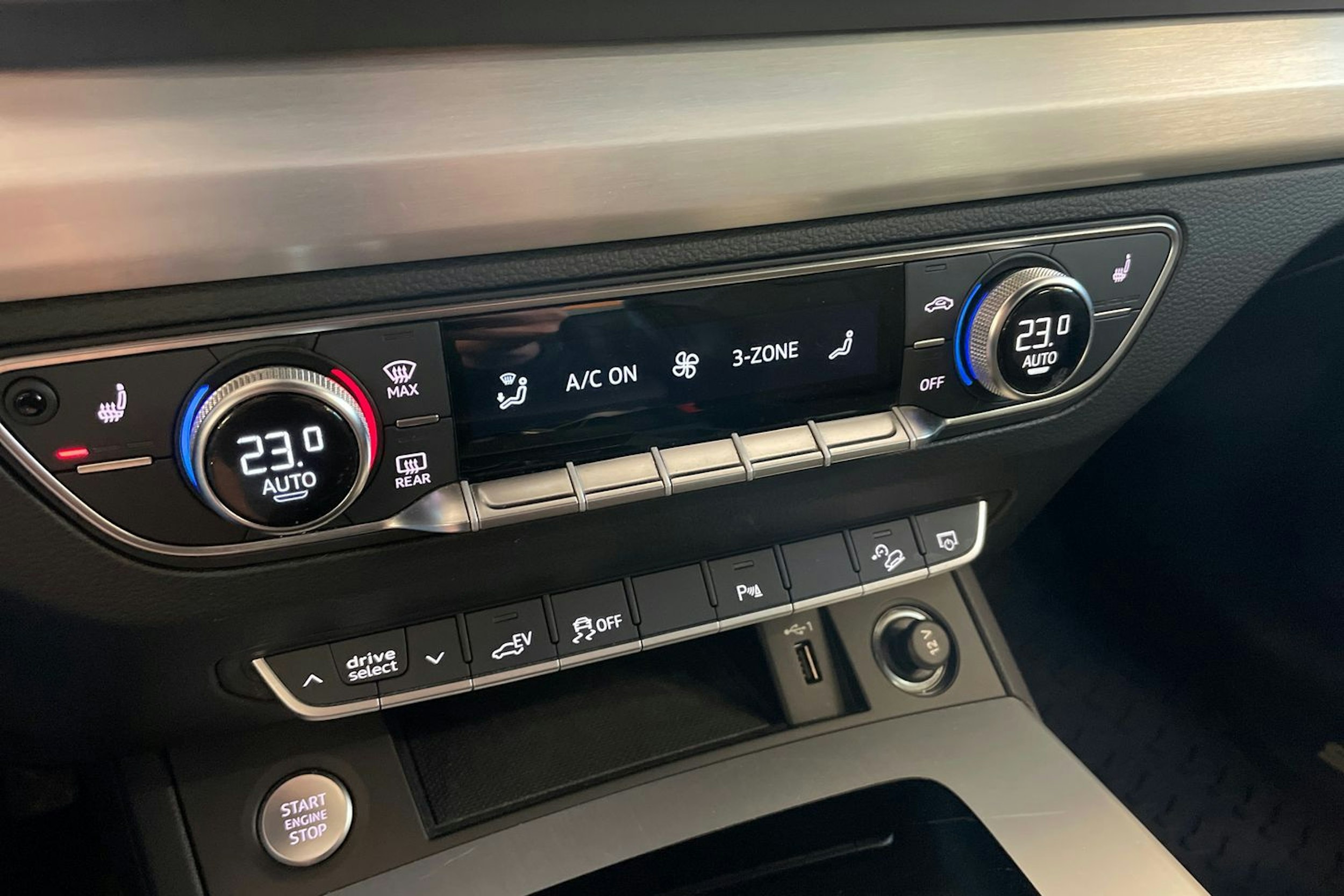 met. punainen Audi Q5 2021 kuva 20.