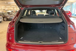 met. punainen Audi Q5 2021 kuva 23.