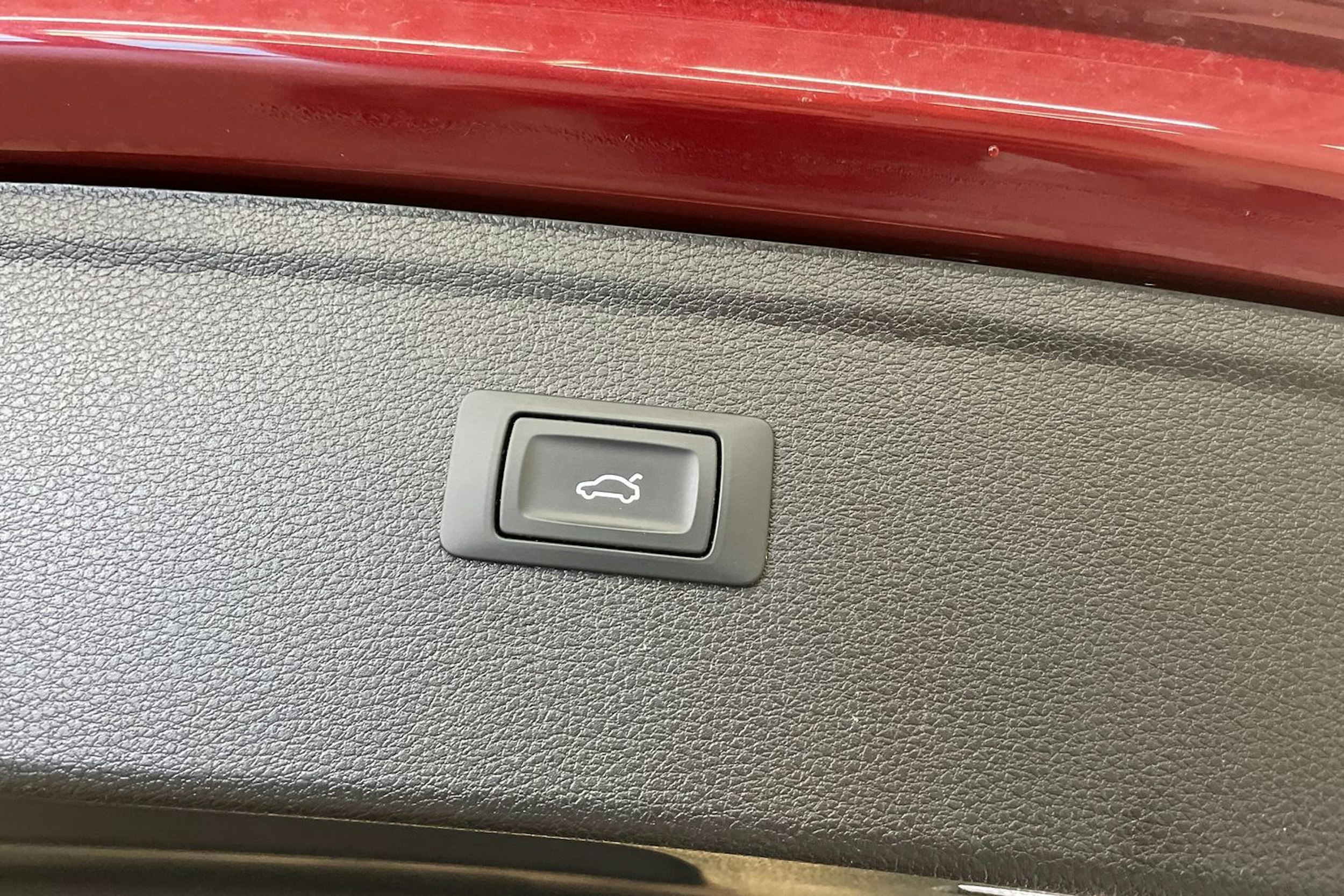 met. punainen Audi Q5 2021 kuva 26.