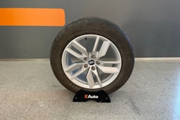 met. punainen Audi Q5 2021 kuva 27.