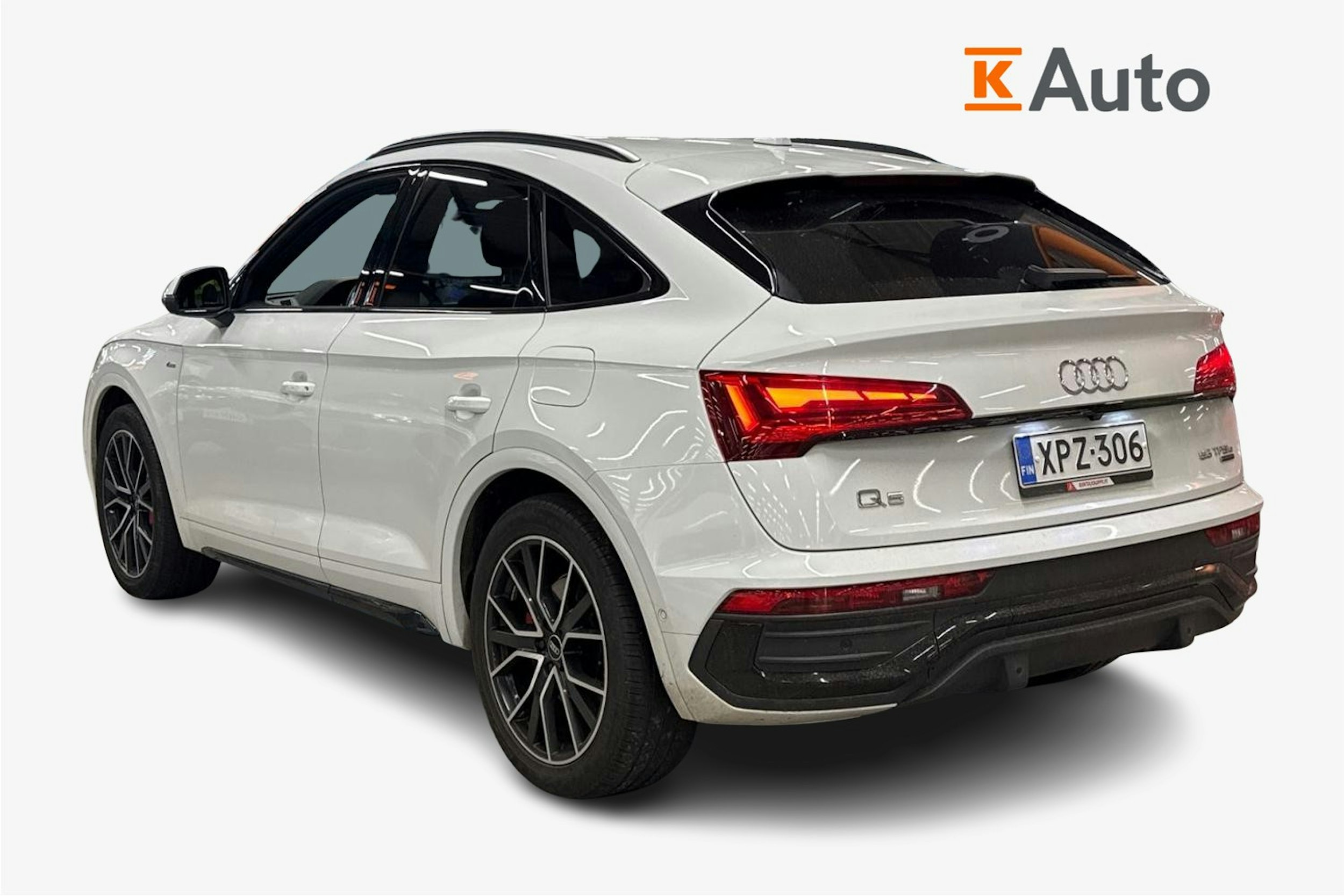 valkoinen Audi Q5 2021 kuva 2.