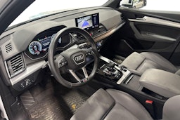 valkoinen Audi Q5 2021 kuva 3.