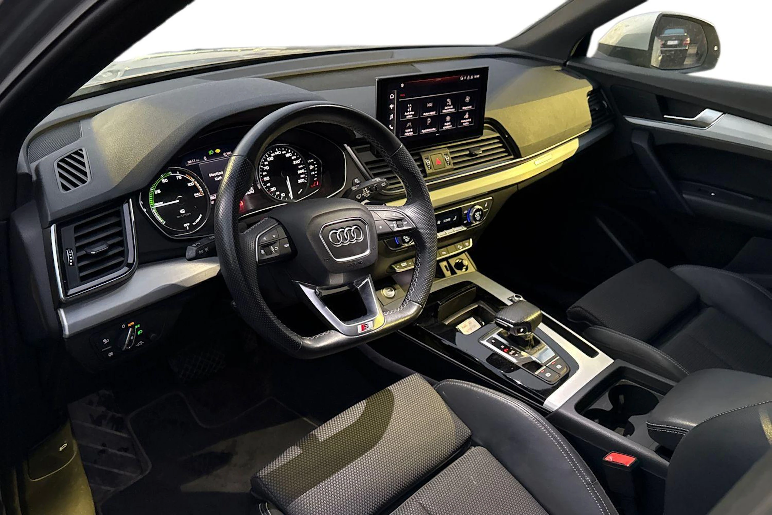 hopea Audi Q5 2021 kuva 3.