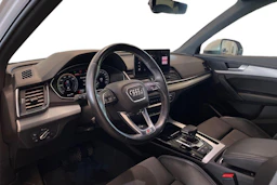 valkoinen Audi Q5 2021 kuva 8.