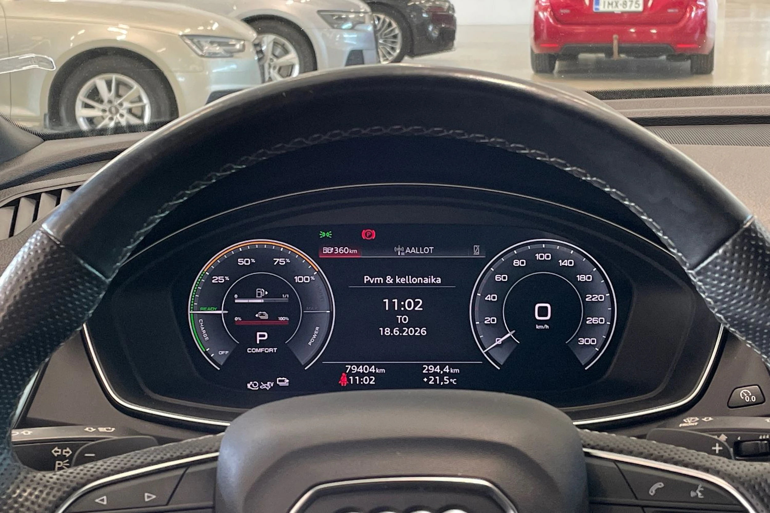 valkoinen Audi Q5 2021 kuva 17.