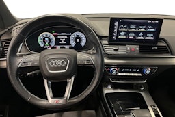 harmaa Audi Q5 2021 kuva 9.