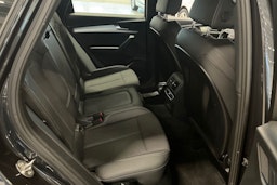 harmaa Audi Q5 2021 kuva 17.