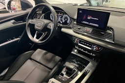 harmaa Audi Q5 2021 kuva 18.