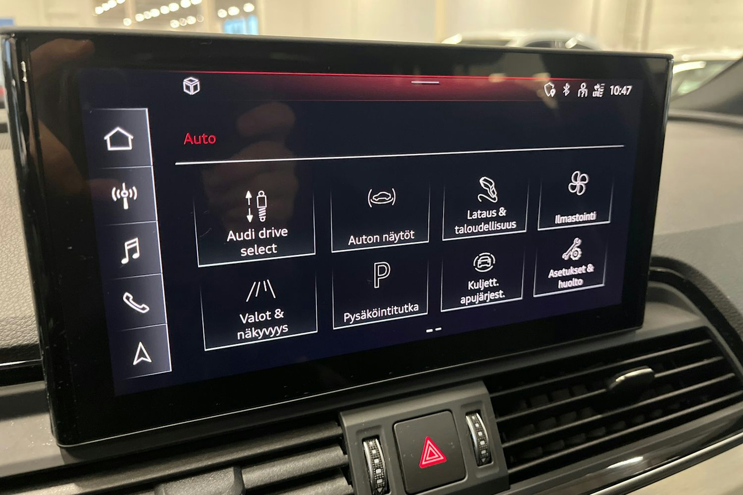 harmaa Audi Q5 2021 kuva 21.