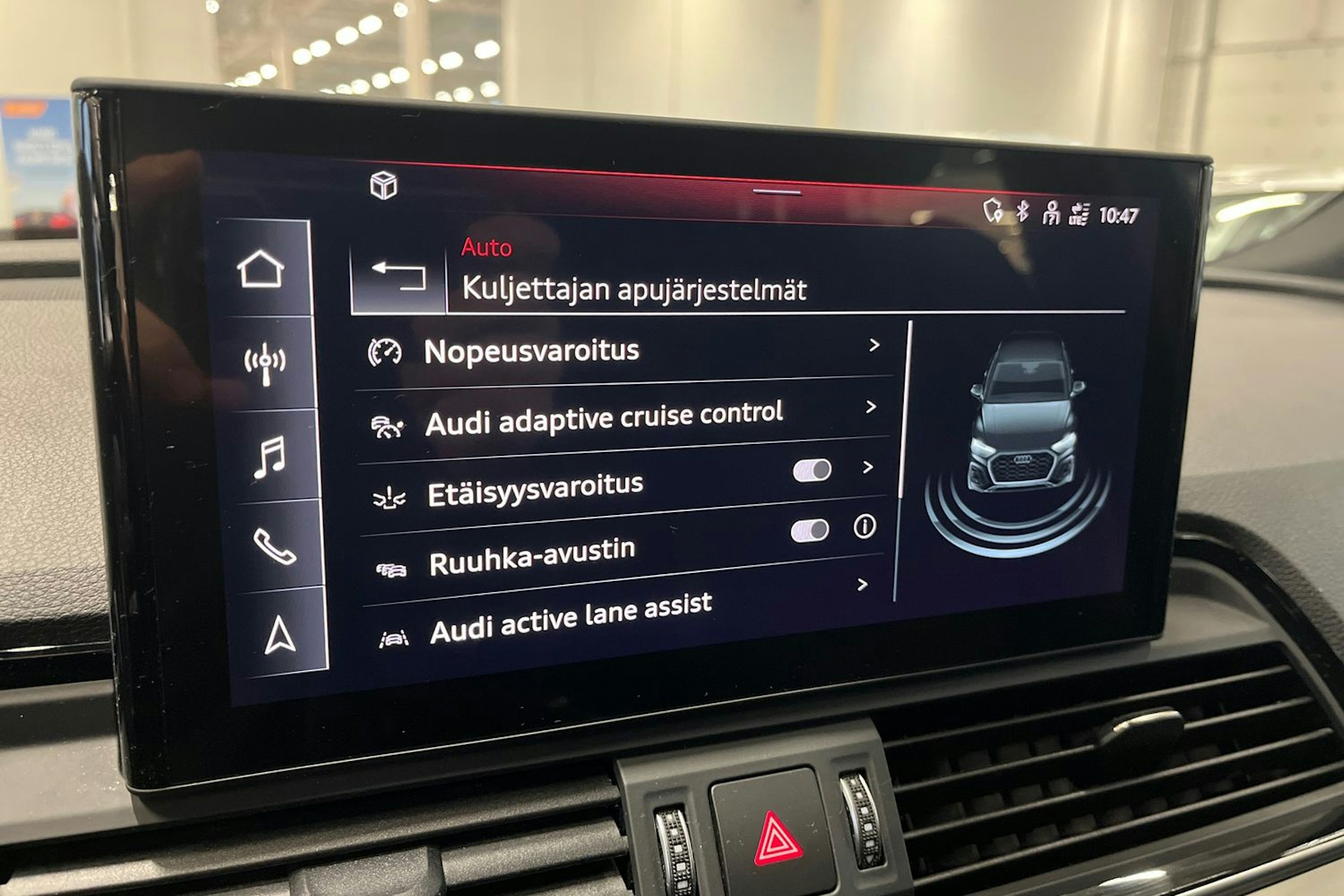 harmaa Audi Q5 2021 kuva 23.