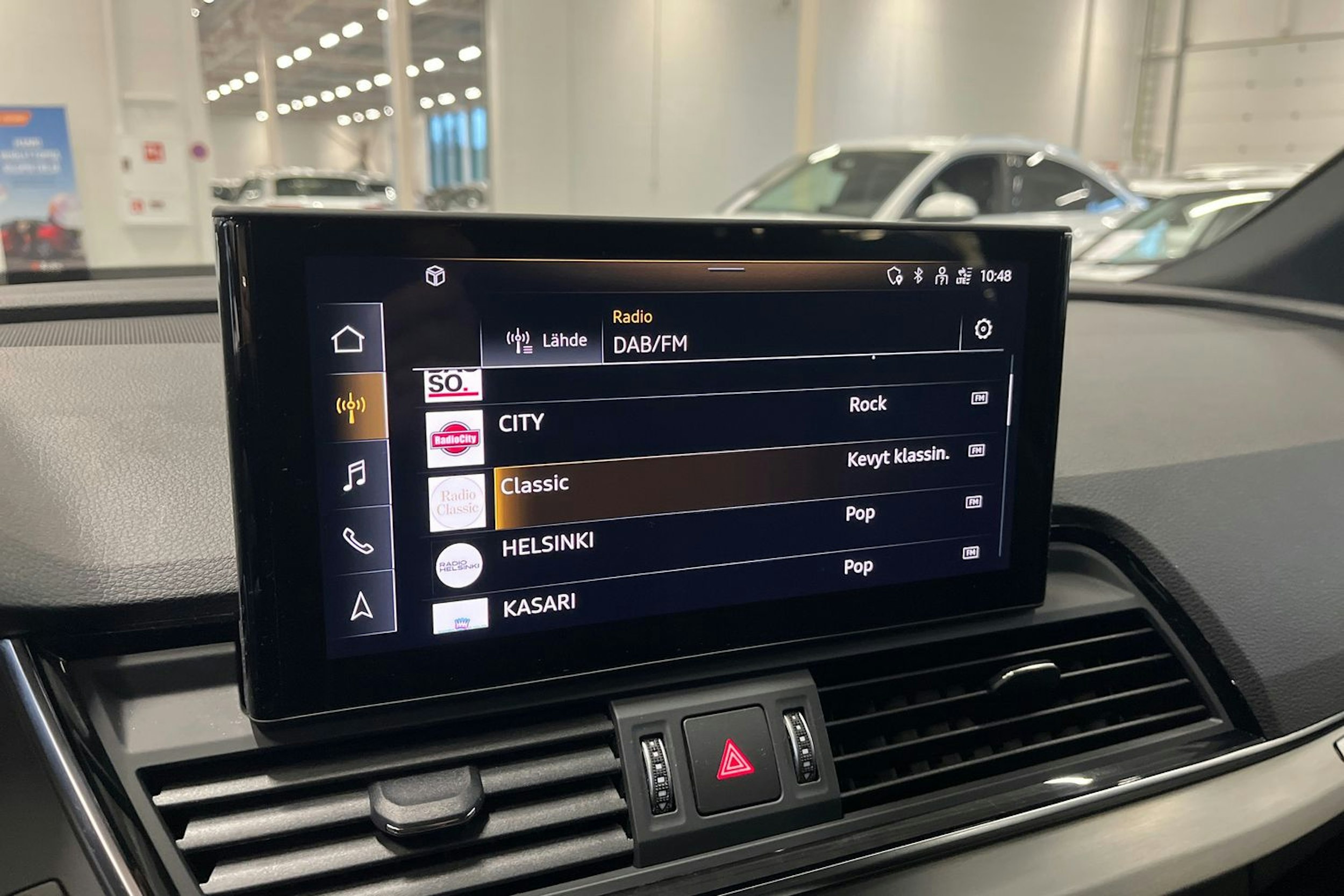 harmaa Audi Q5 2021 kuva 25.