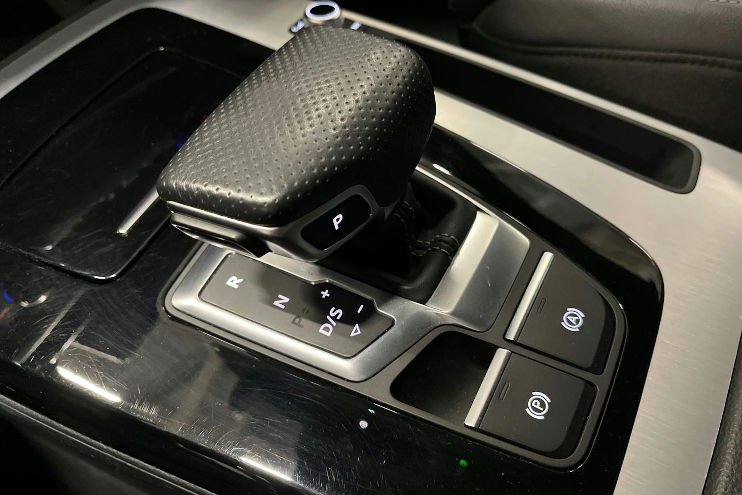 harmaa Audi Q5 2021 kuva 31.