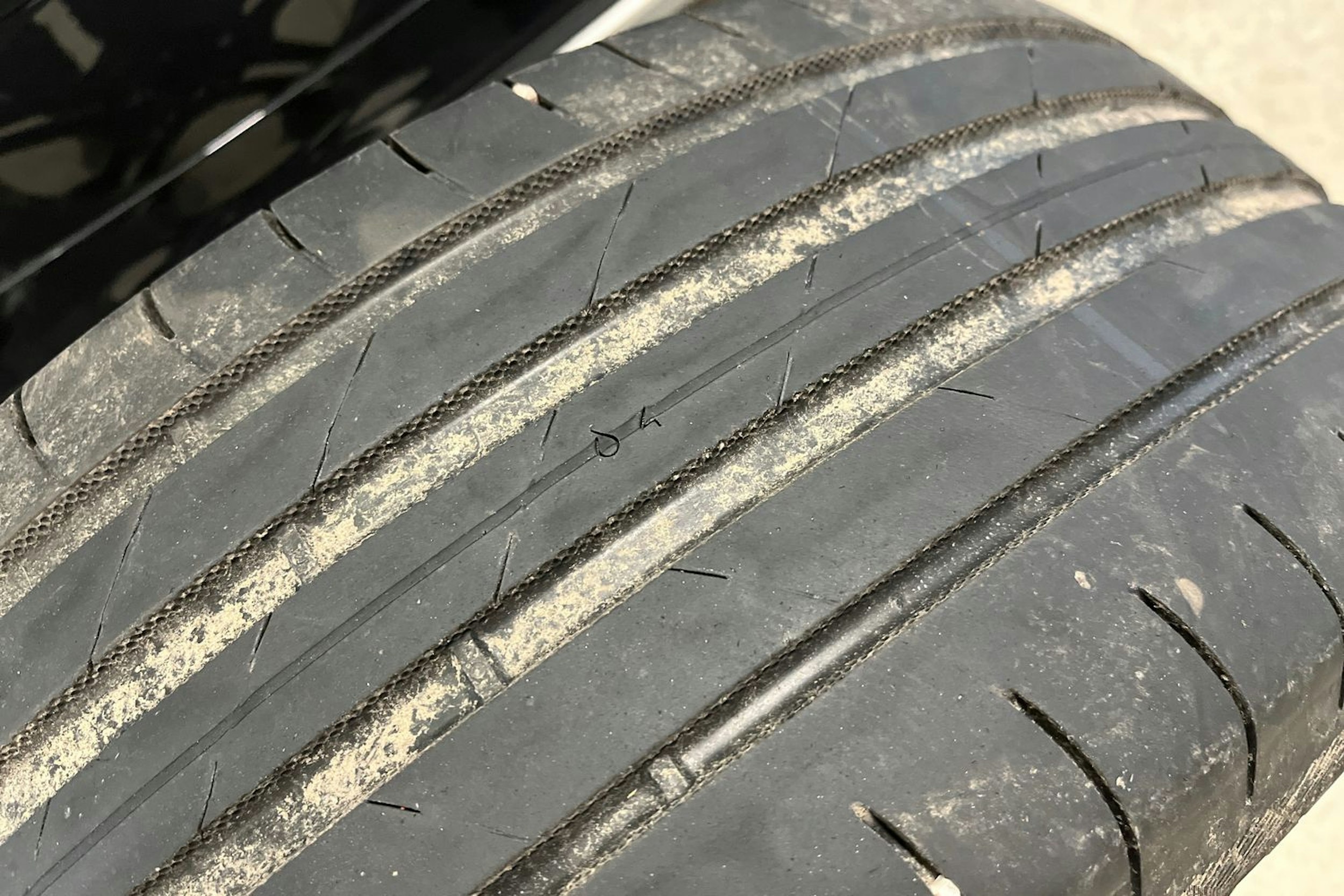 harmaa Audi Q5 2021 kuva 41.