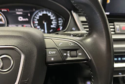 sininen Audi Q5 2021 kuva 21.