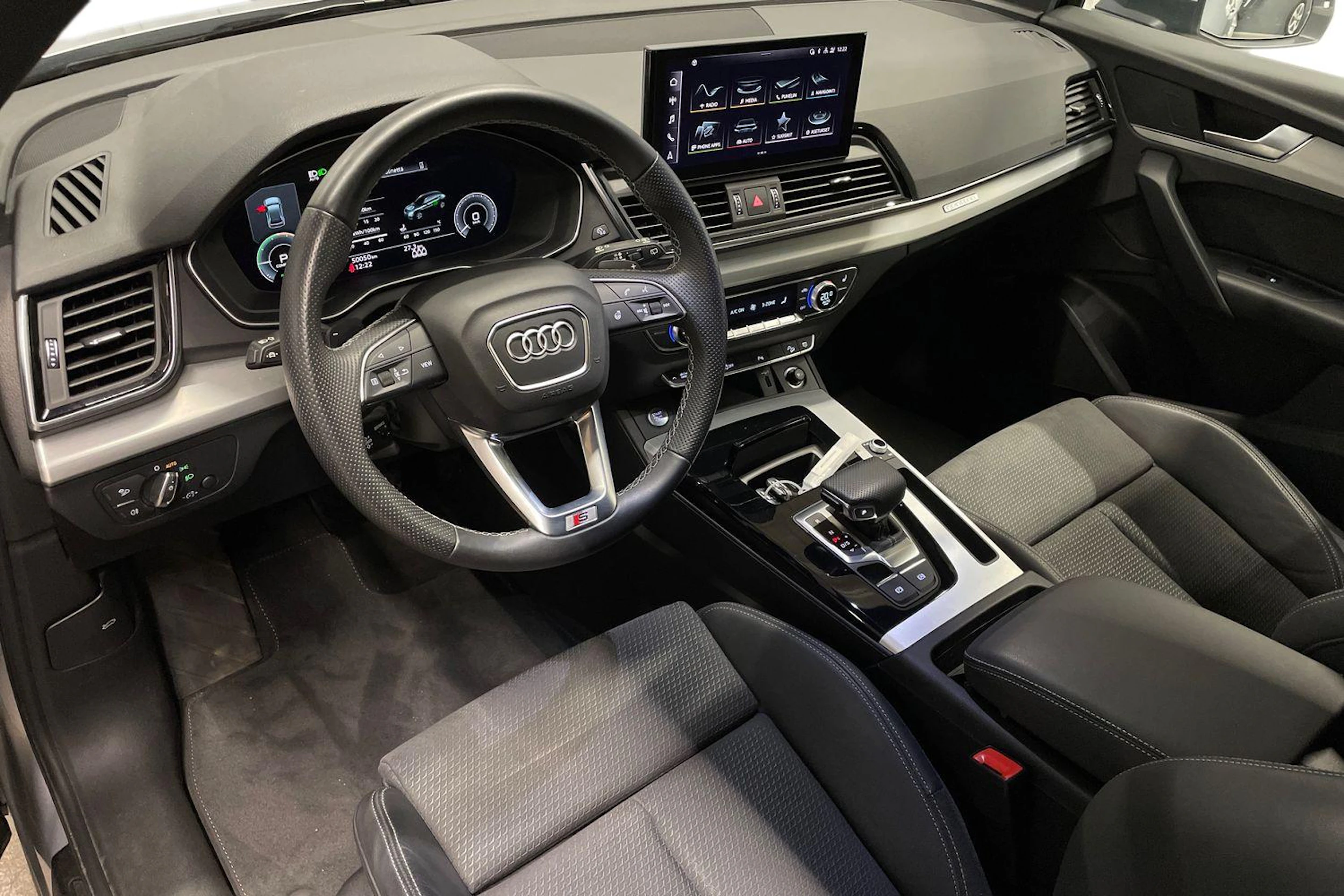 hopea Audi Q5 2021 kuva 6.
