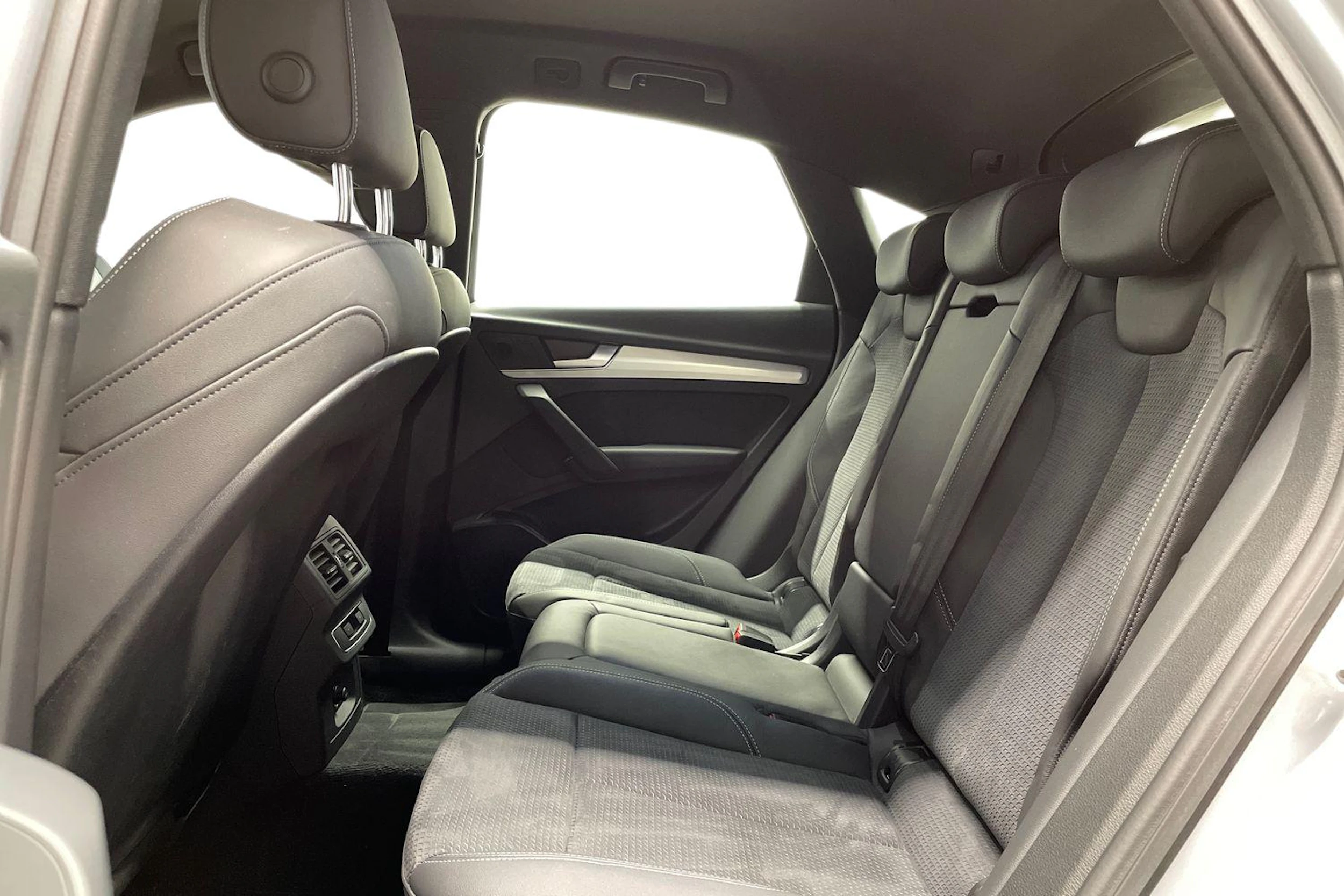 hopea Audi Q5 2021 kuva 8.
