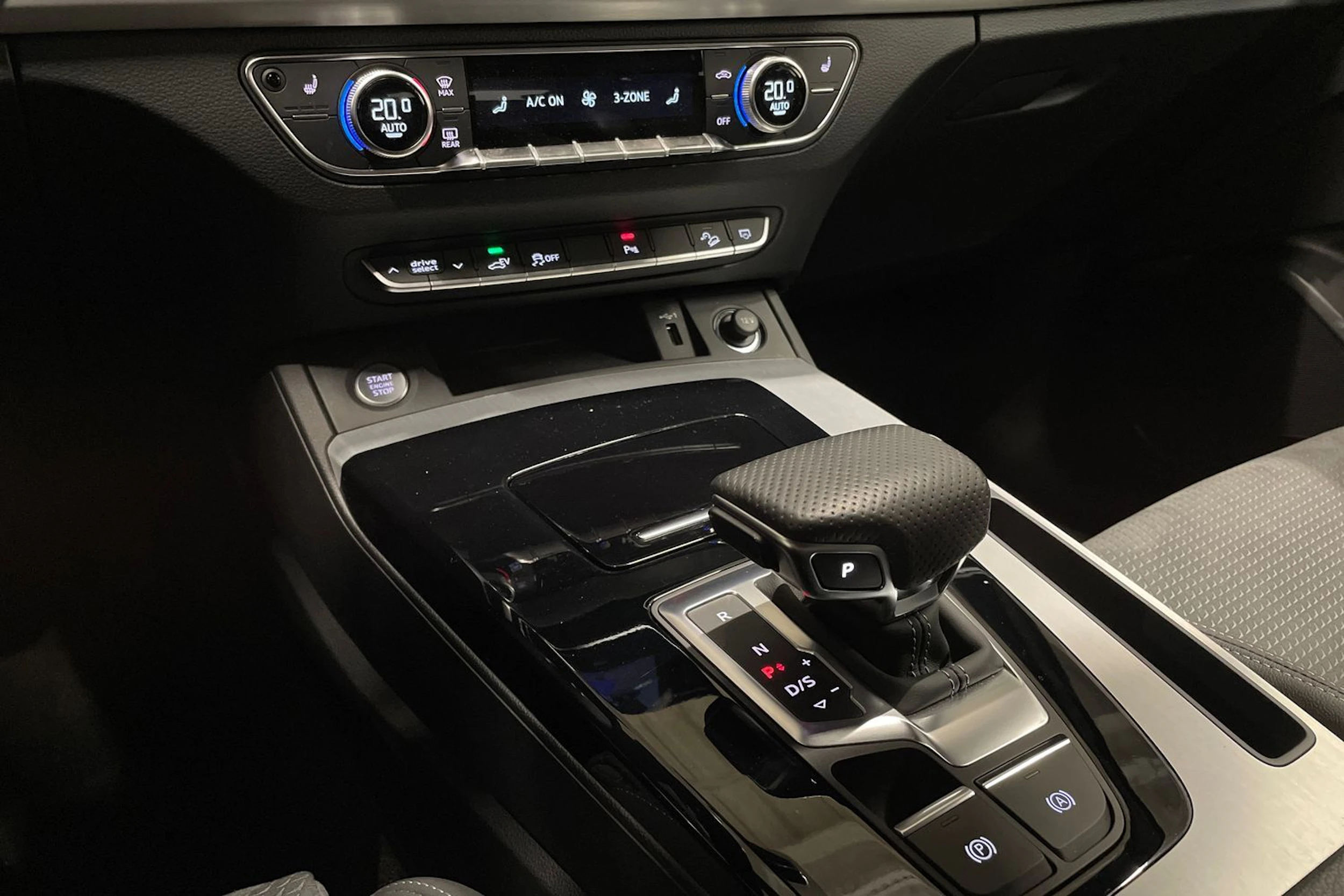 hopea Audi Q5 2021 kuva 20.
