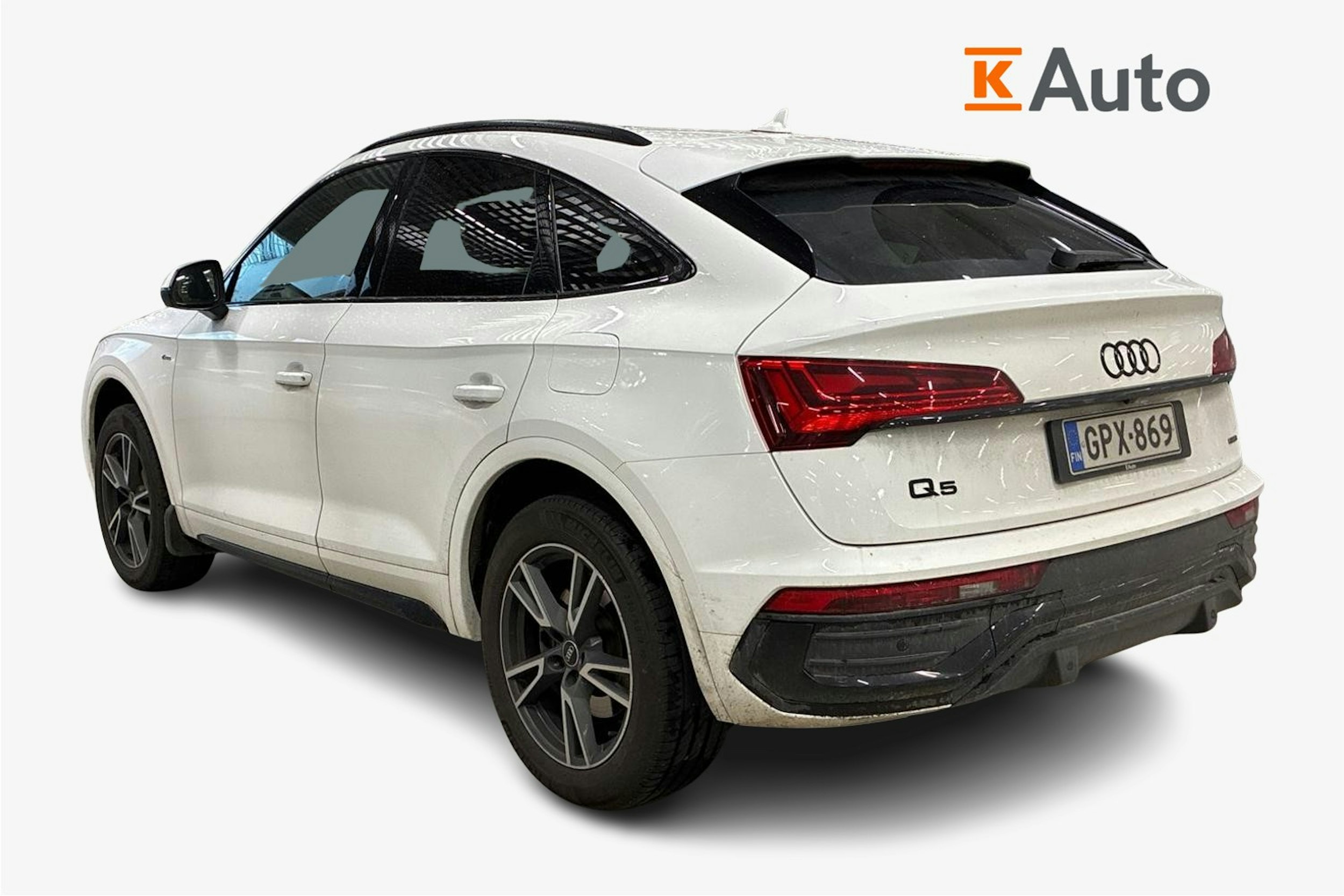 Valkoinen Audi Q5 2022 kuva 2.