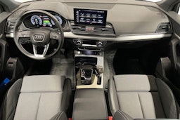 Valkoinen Audi Q5 2022 kuva 7.