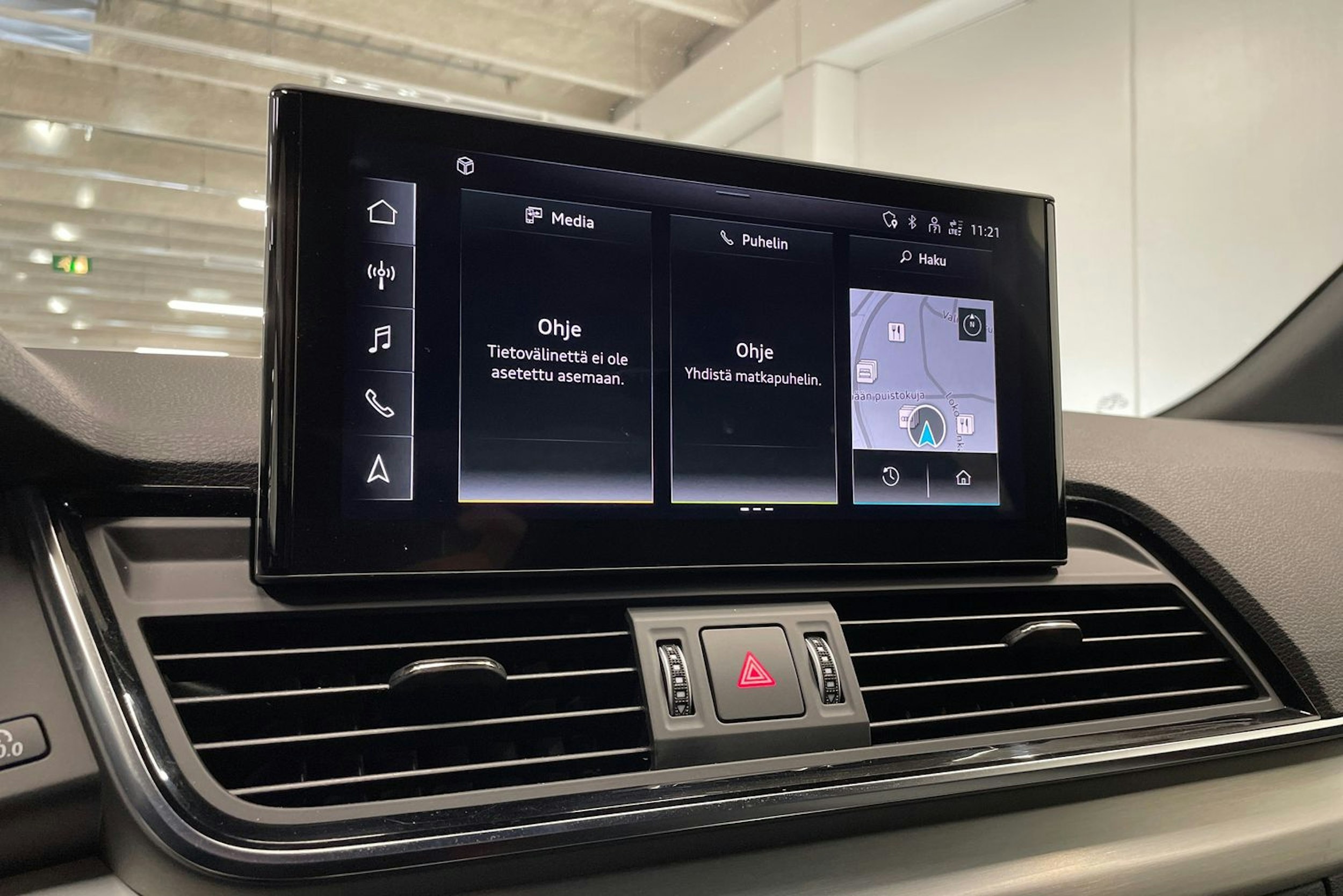 Valkoinen Audi Q5 2022 kuva 14.