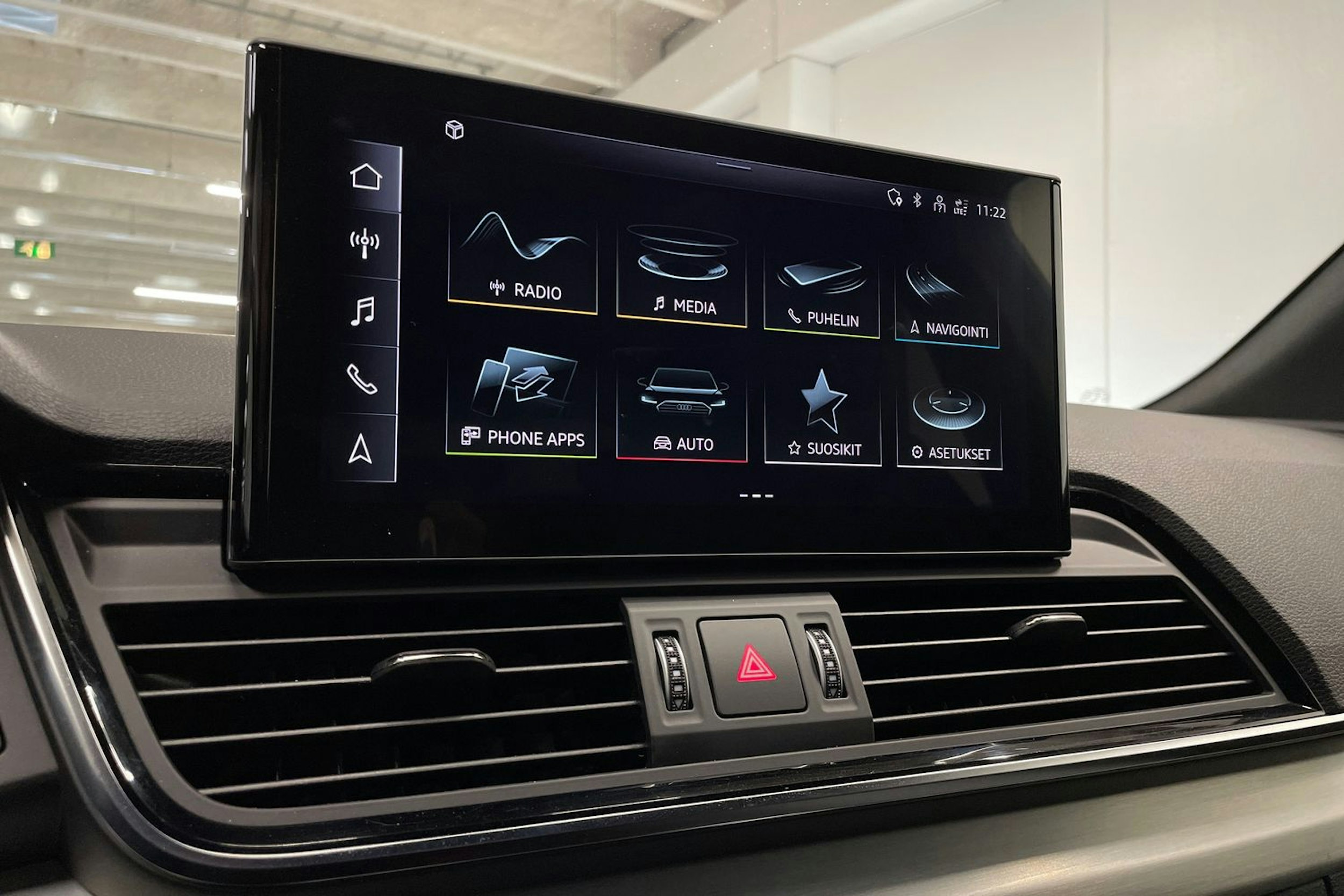 Valkoinen Audi Q5 2022 kuva 15.