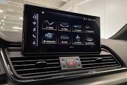 Valkoinen Audi Q5 2022 kuva 15.