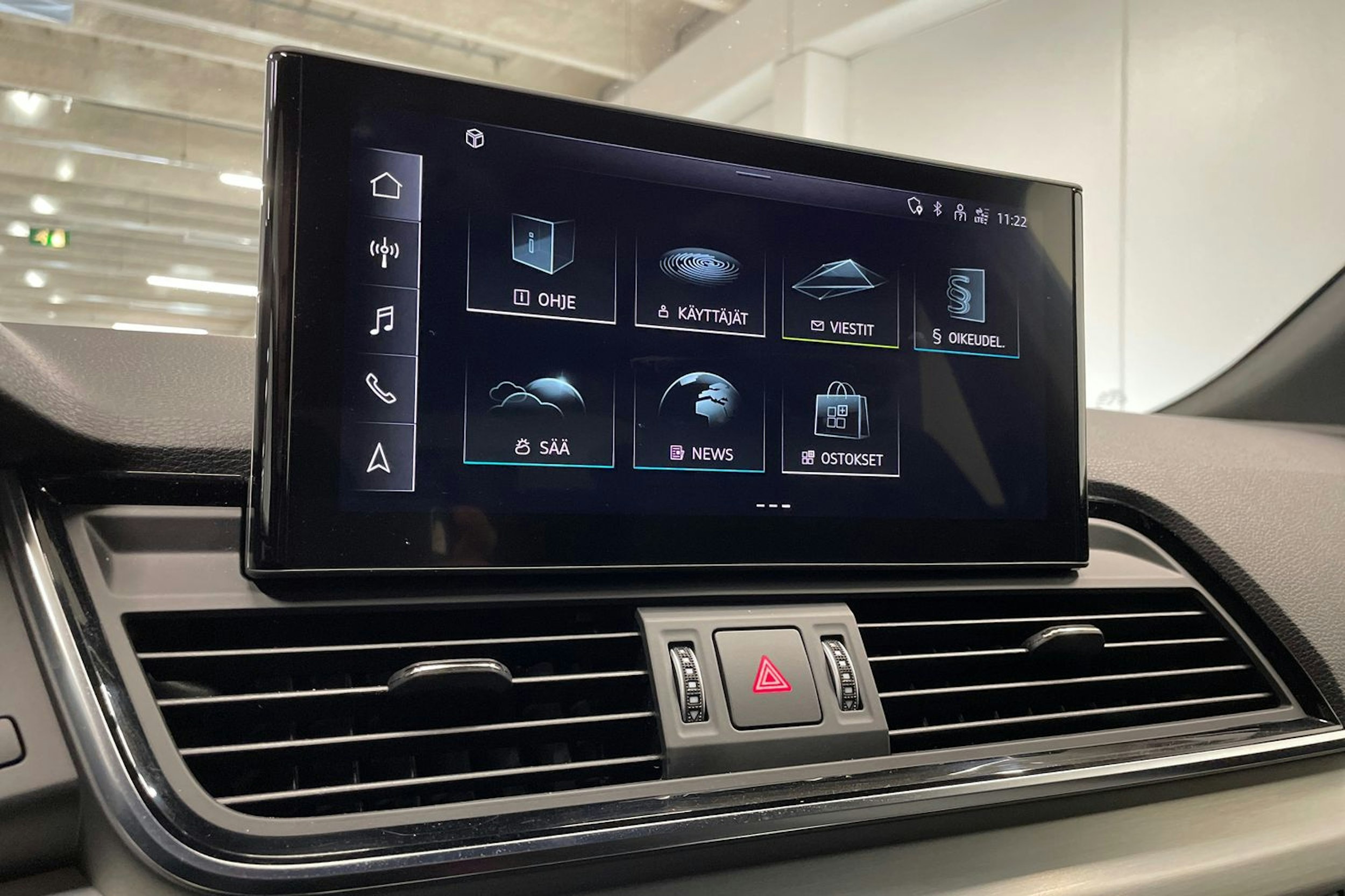 Valkoinen Audi Q5 2022 kuva 16.