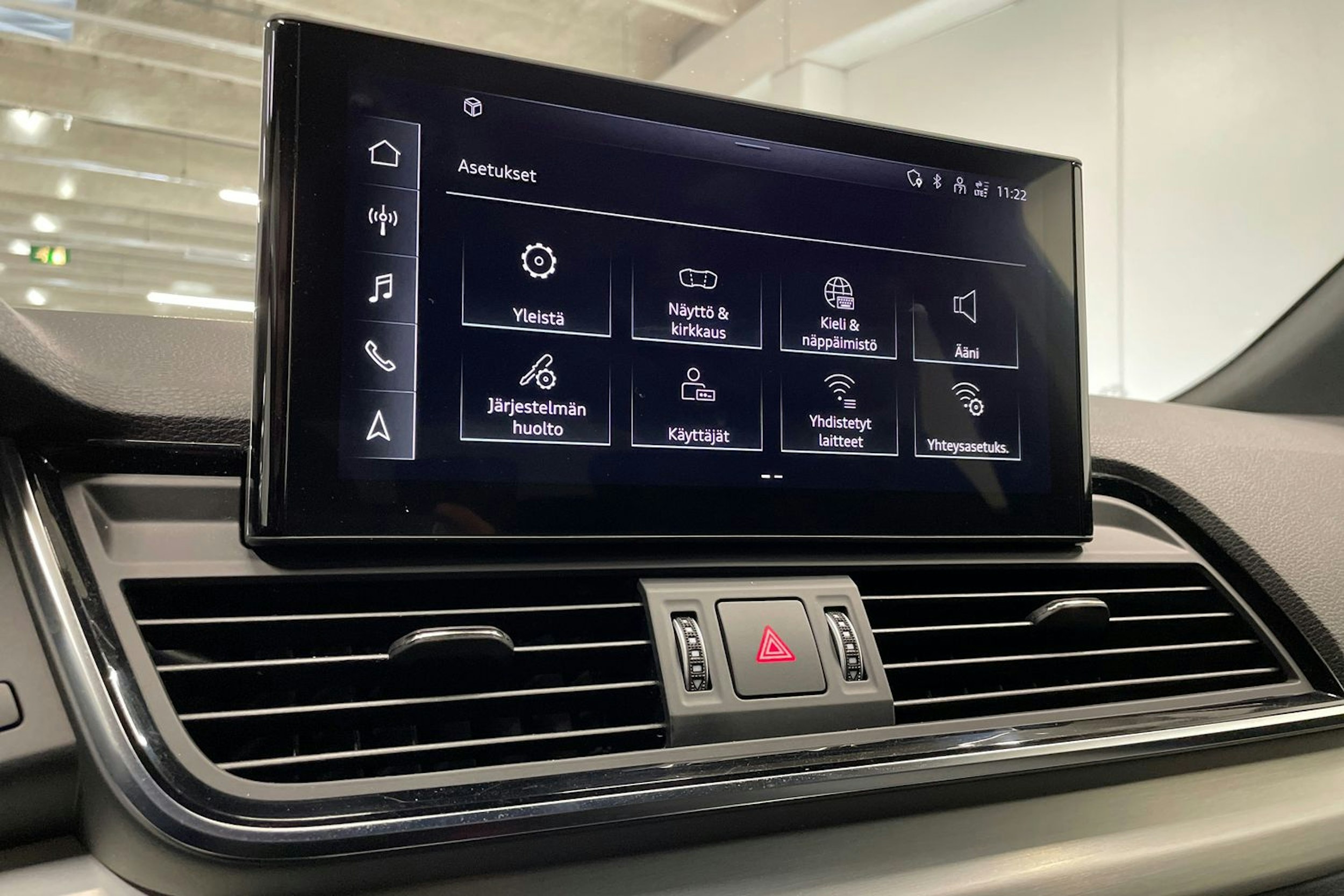 Valkoinen Audi Q5 2022 kuva 17.