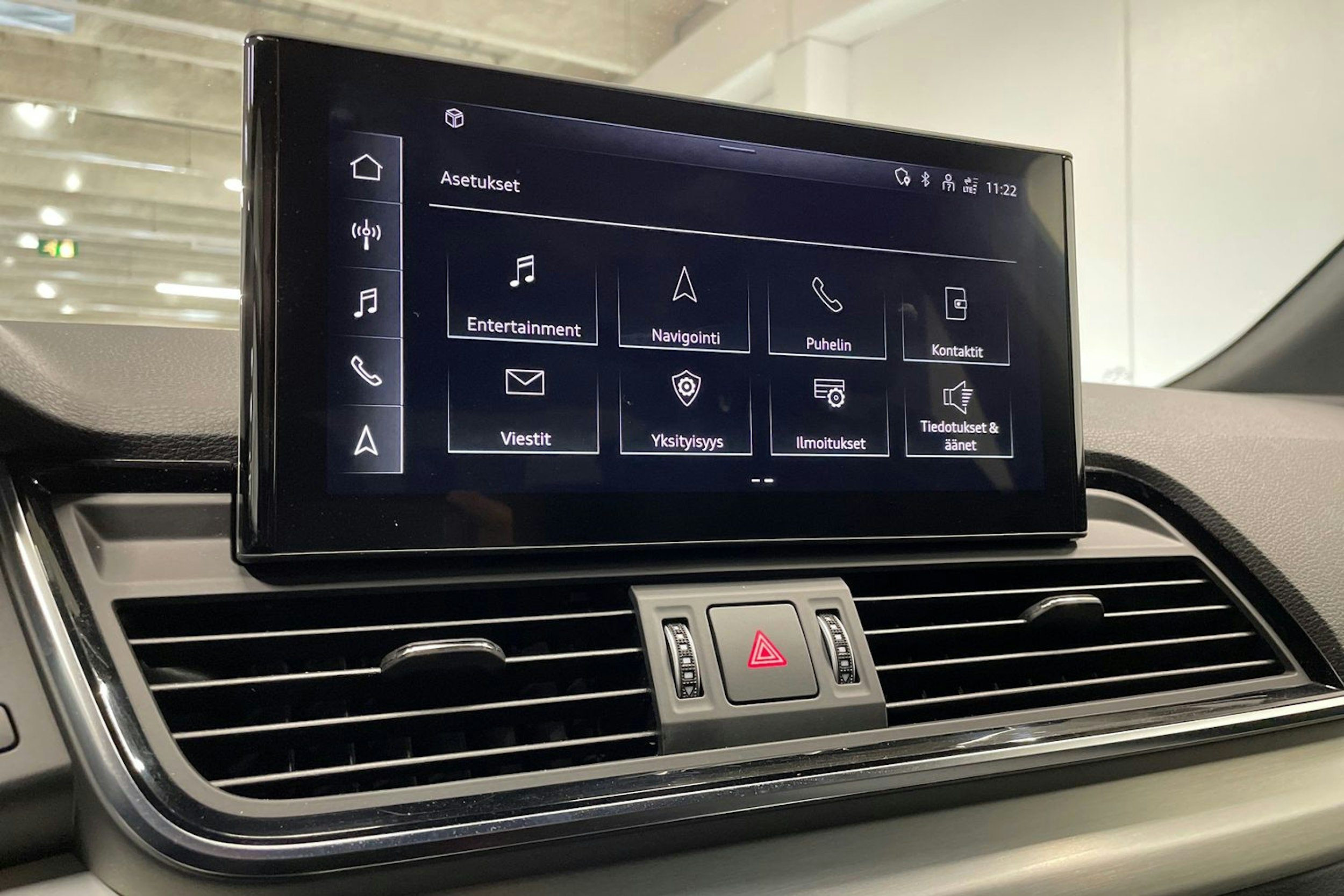 Valkoinen Audi Q5 2022 kuva 18.