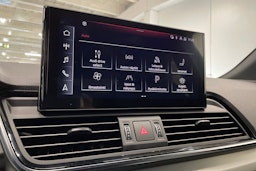 Valkoinen Audi Q5 2022 kuva 19.