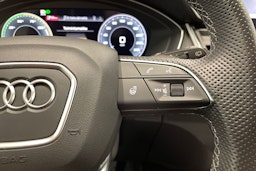 Valkoinen Audi Q5 2022 kuva 27.