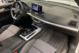 Valkoinen Audi Q5 2022 kuva 31.