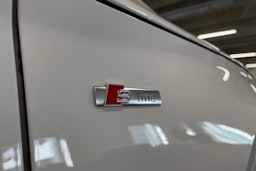 Valkoinen Audi Q5 2022 kuva 32.