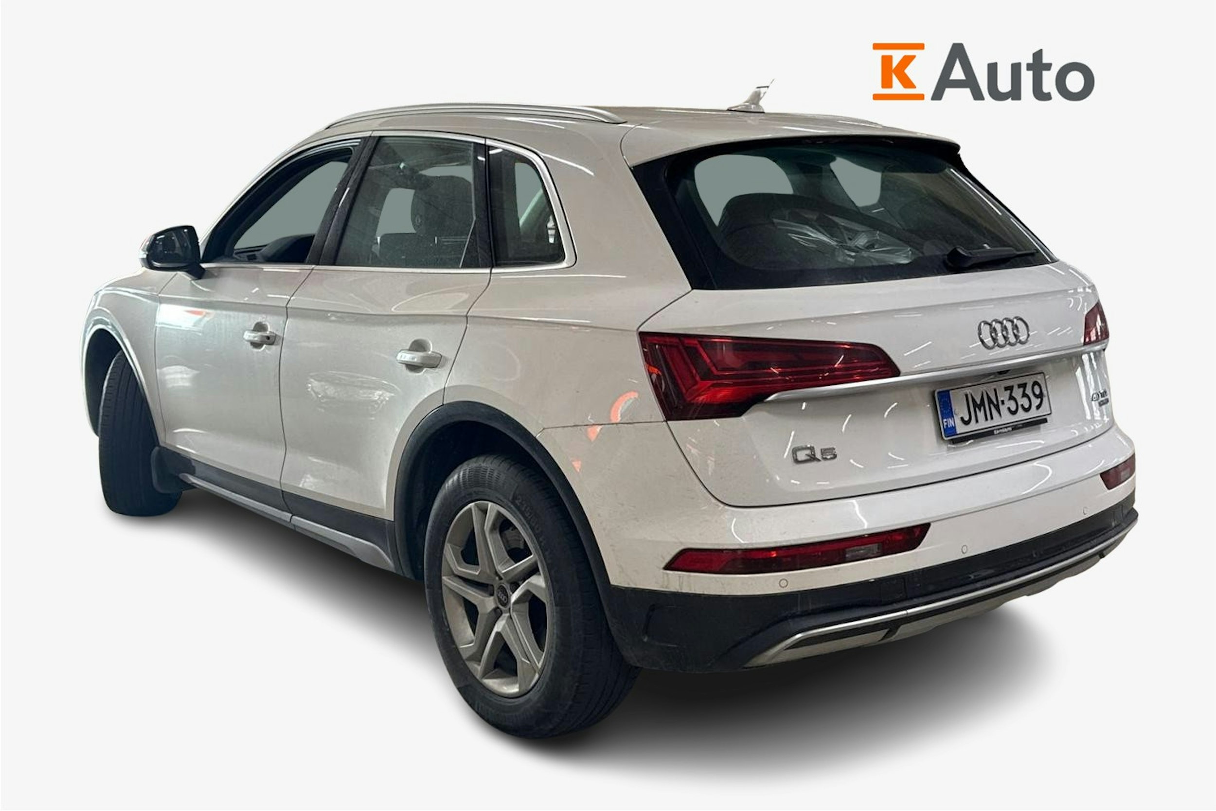 valkoinen Audi Q5 2022 kuva 2.