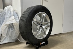 valkoinen Audi Q5 2022 kuva 13.