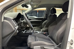 valkoinen Audi Q5 2022 kuva 17.