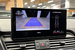 valkoinen Audi Q5 2022 kuva 18.