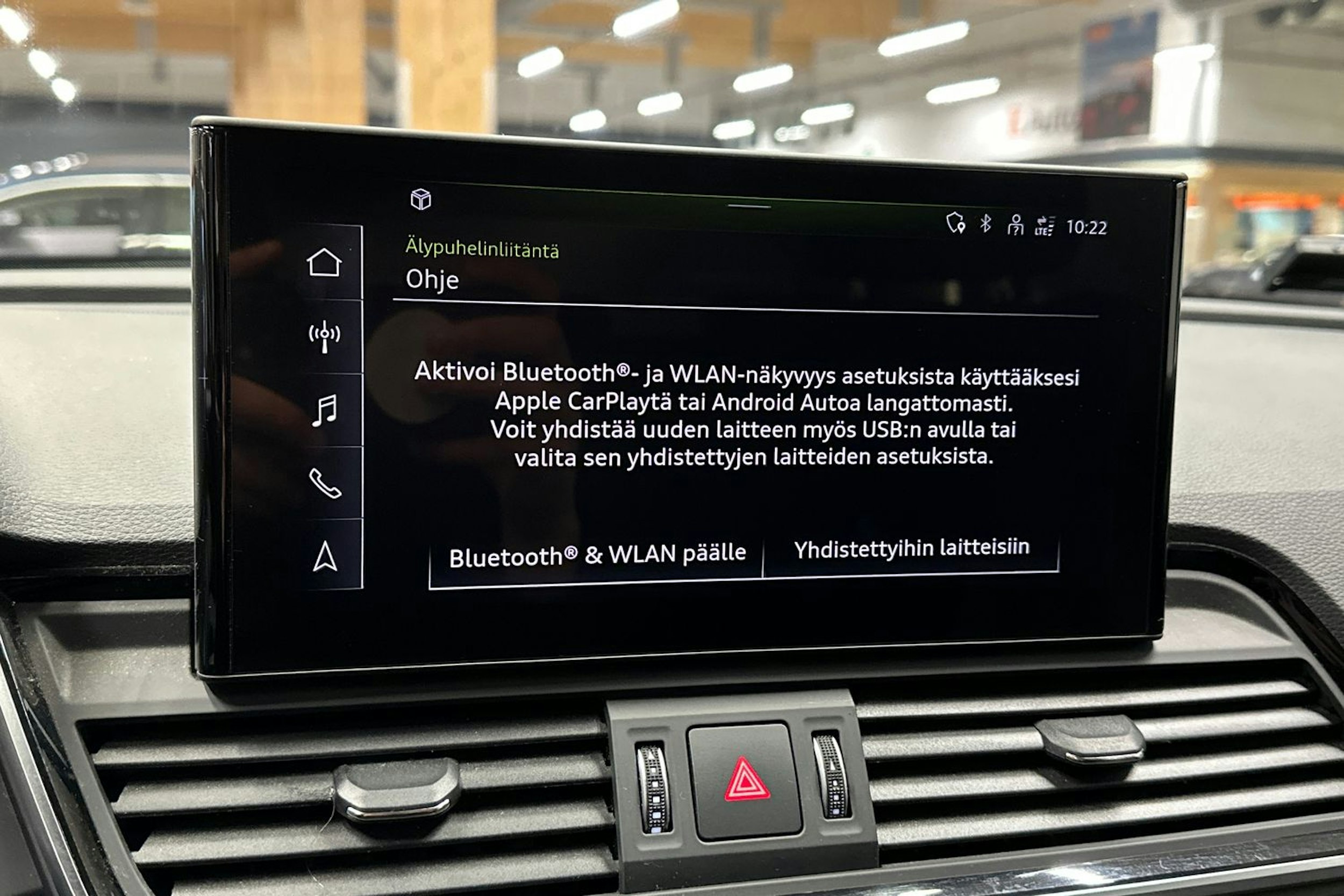 valkoinen Audi Q5 2022 kuva 19.