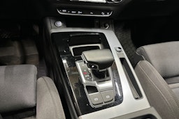 valkoinen Audi Q5 2022 kuva 23.