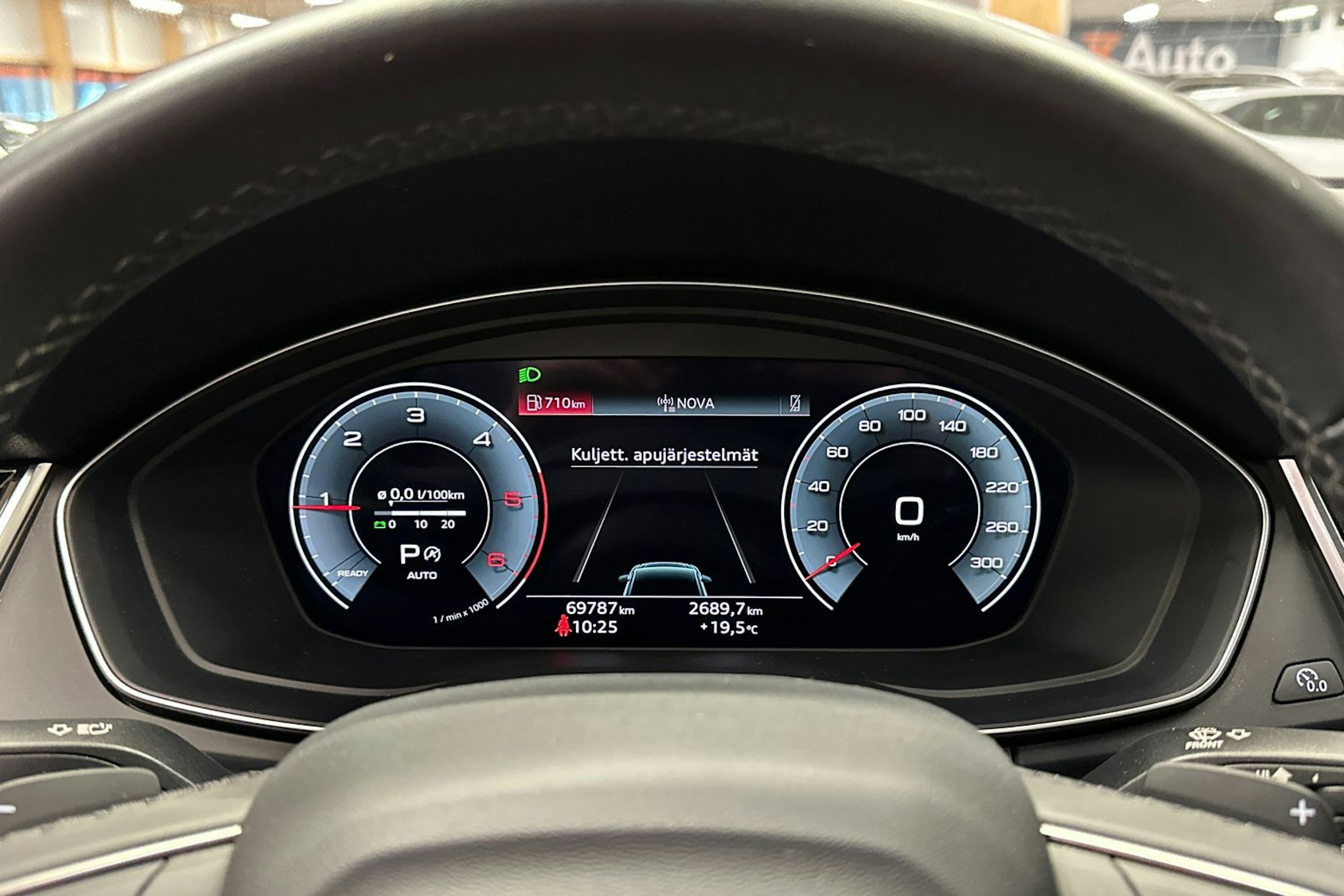 valkoinen Audi Q5 2022 kuva 26.