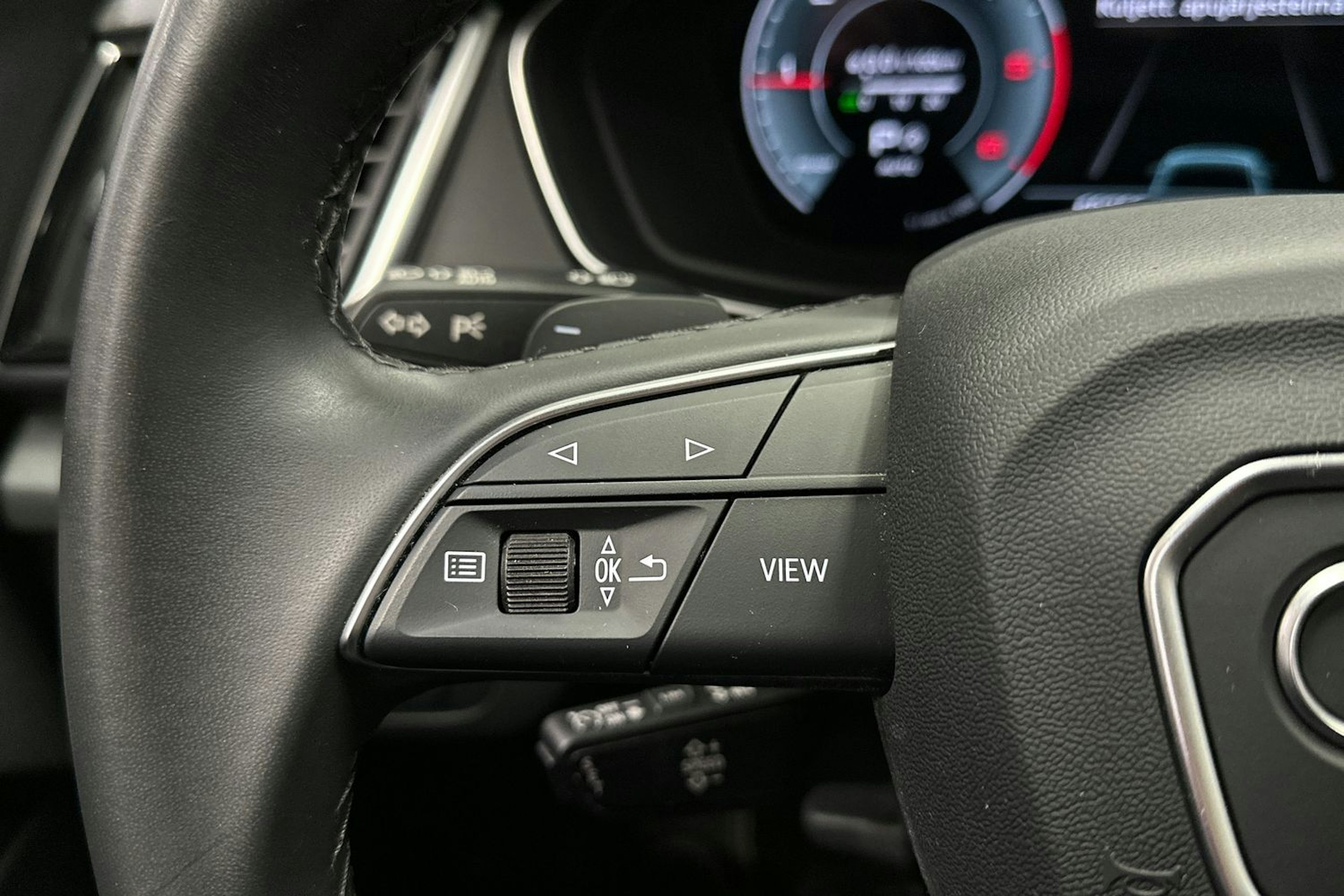 valkoinen Audi Q5 2022 kuva 29.