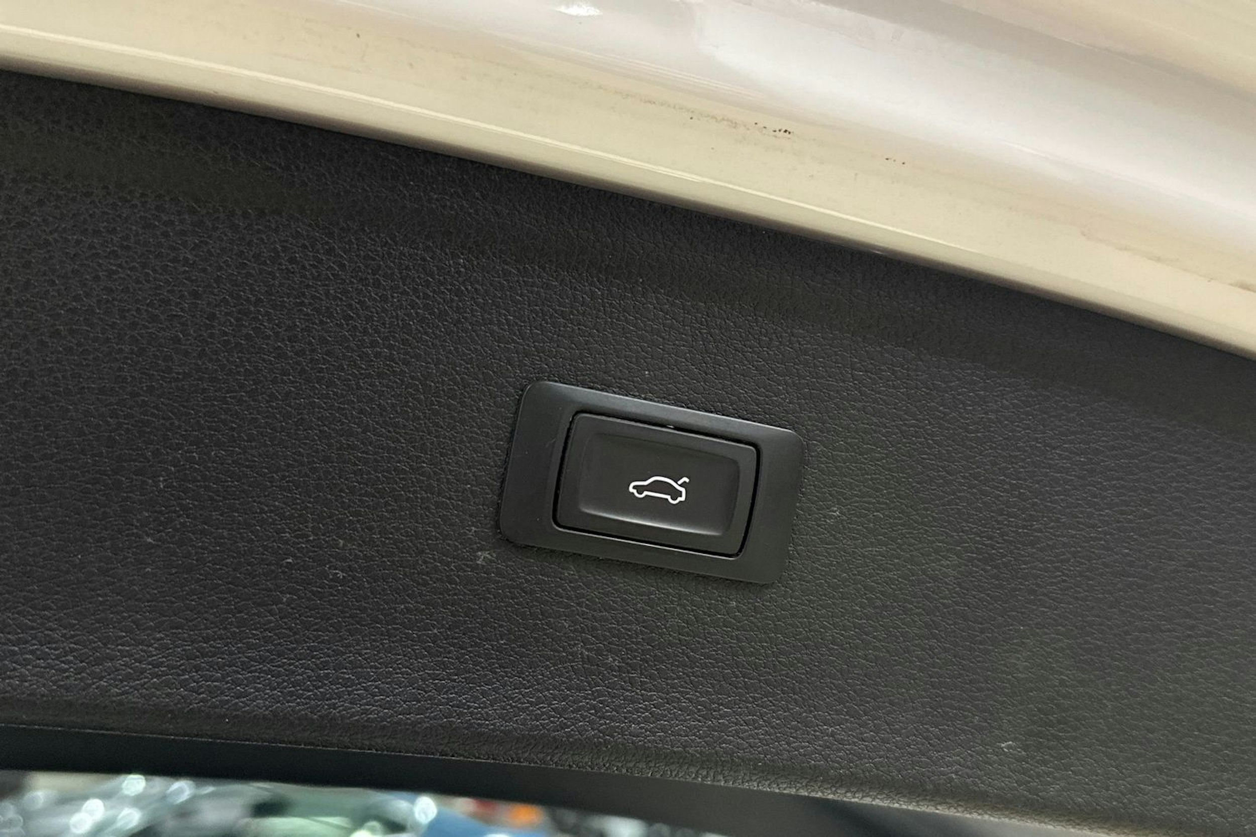 valkoinen Audi Q5 2022 kuva 35.