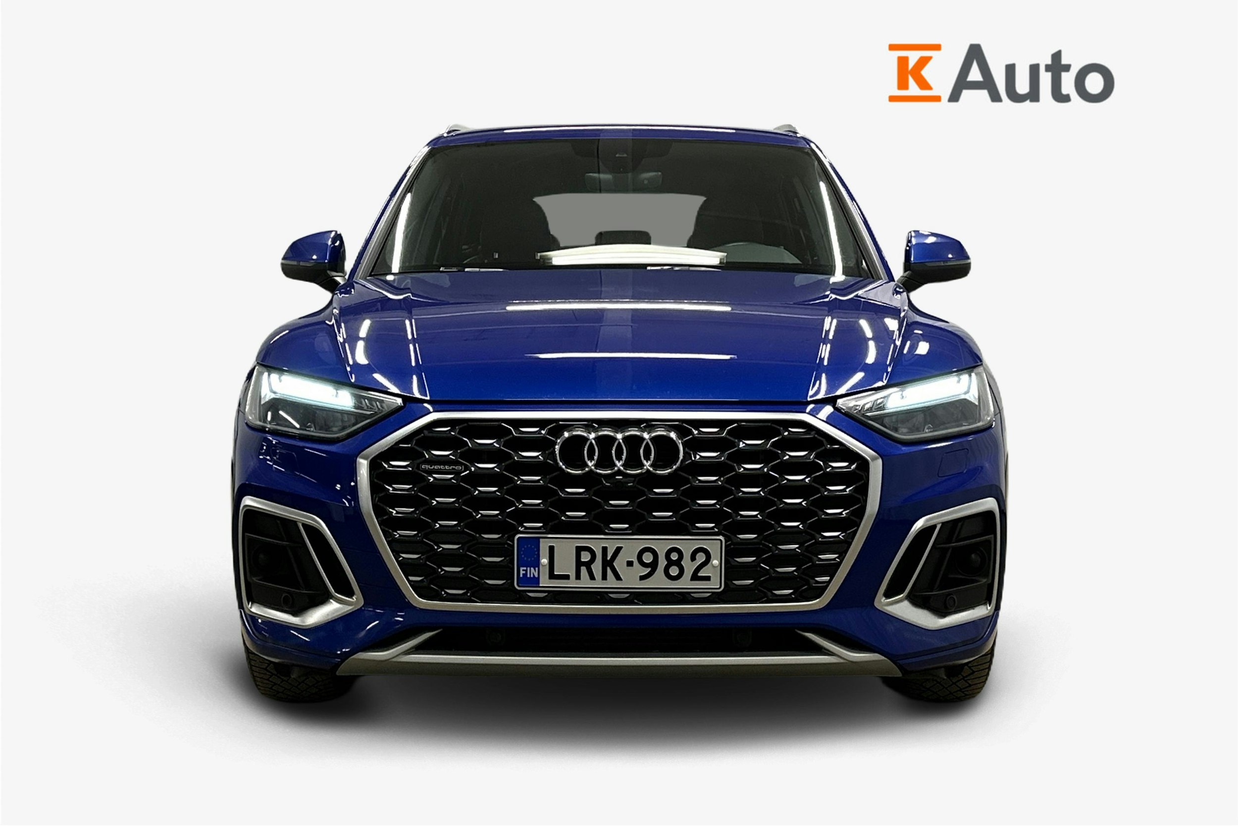 sininen Audi Q5 2022 kuva 5.