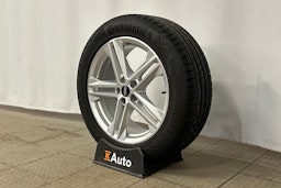 sininen Audi Q5 2022 kuva 13.