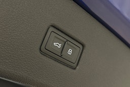 sininen Audi Q5 2022 kuva 15.