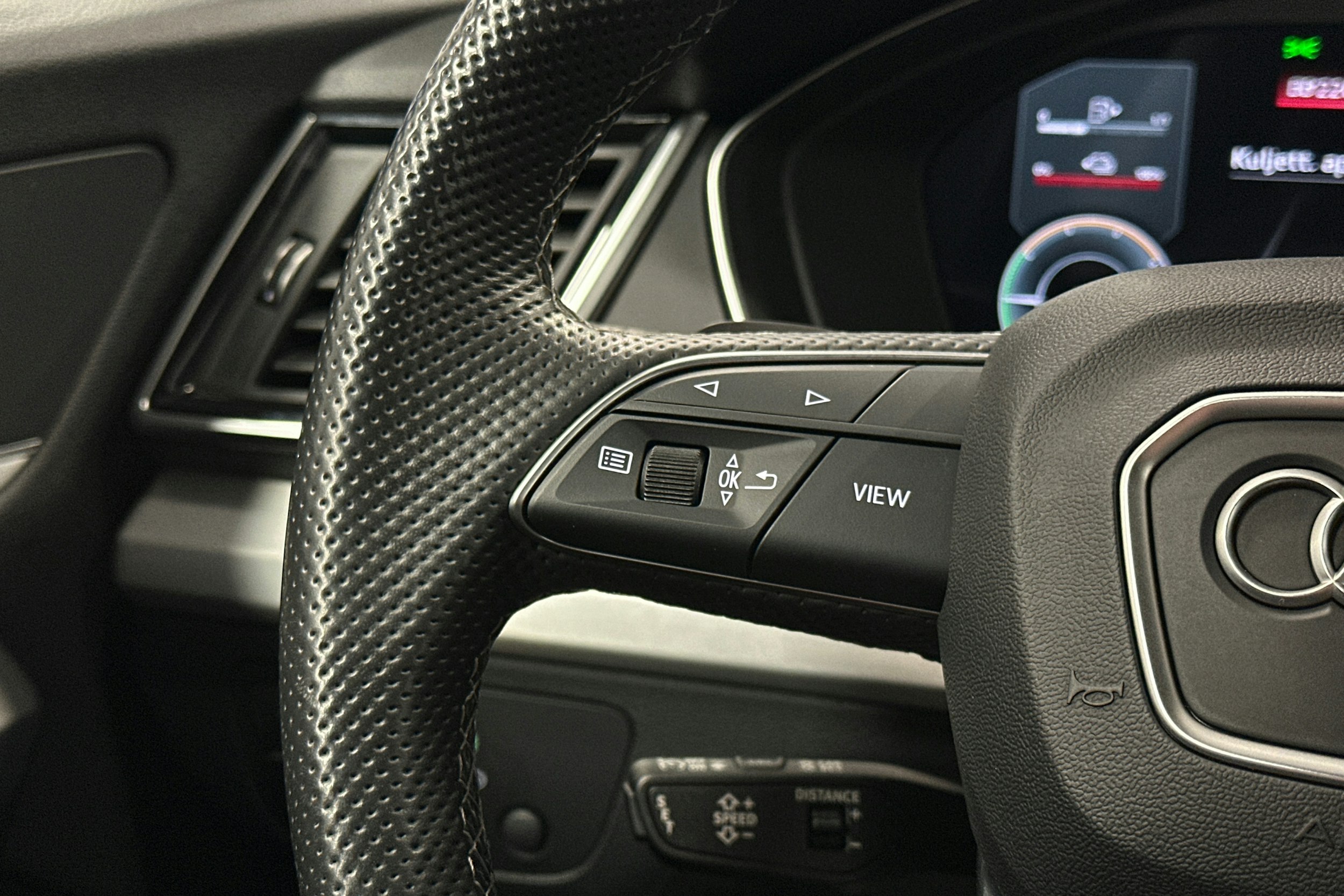 sininen Audi Q5 2022 kuva 20.