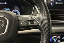 sininen Audi Q5 2022 kuva 21.