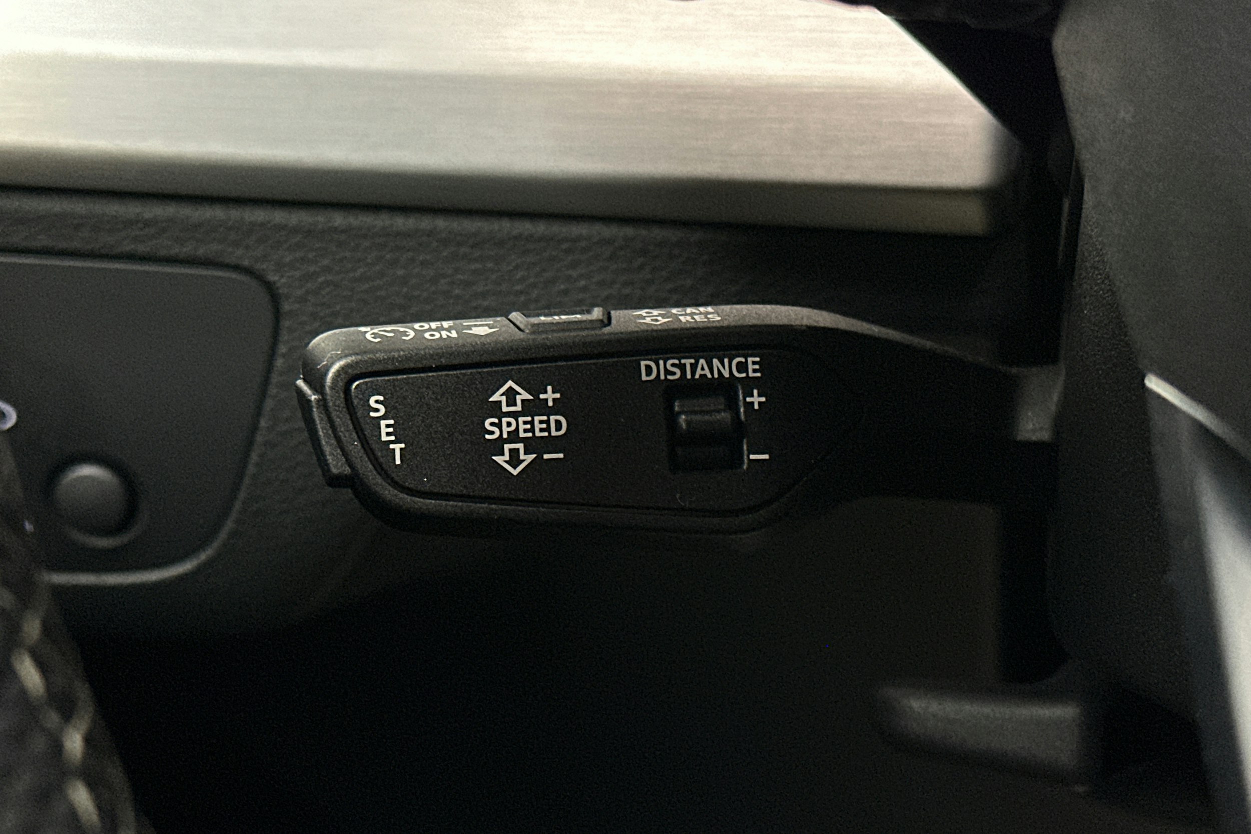 sininen Audi Q5 2022 kuva 22.